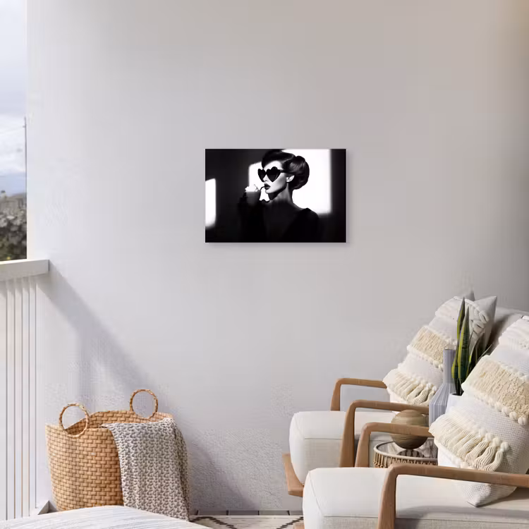 Vrouw - Zwart - Hart Tuinposter op houten frame 2 cm dik klein -sfeer1