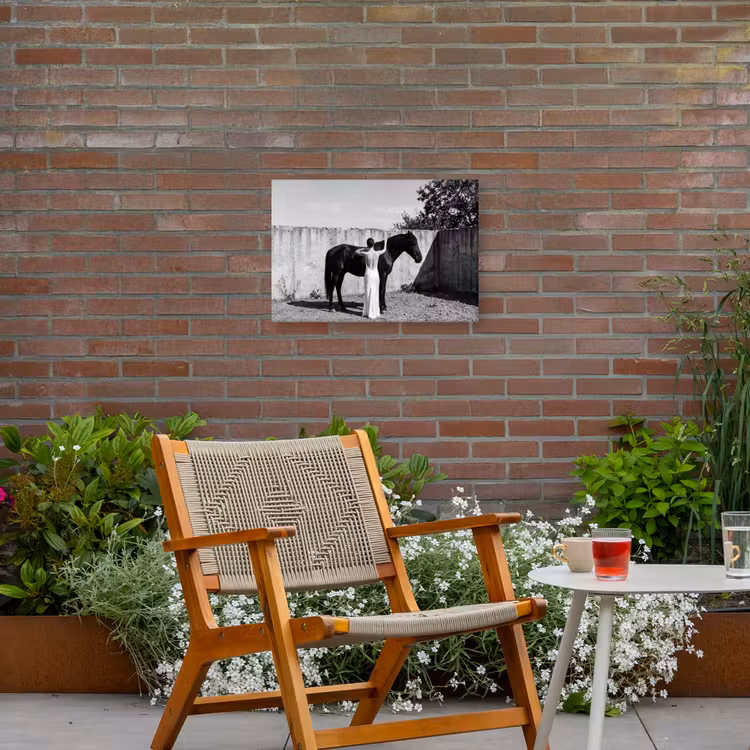 Vrouw - Paard - Artistiek Tuinposter op houten frame 2 cm dik klein -sfeer3