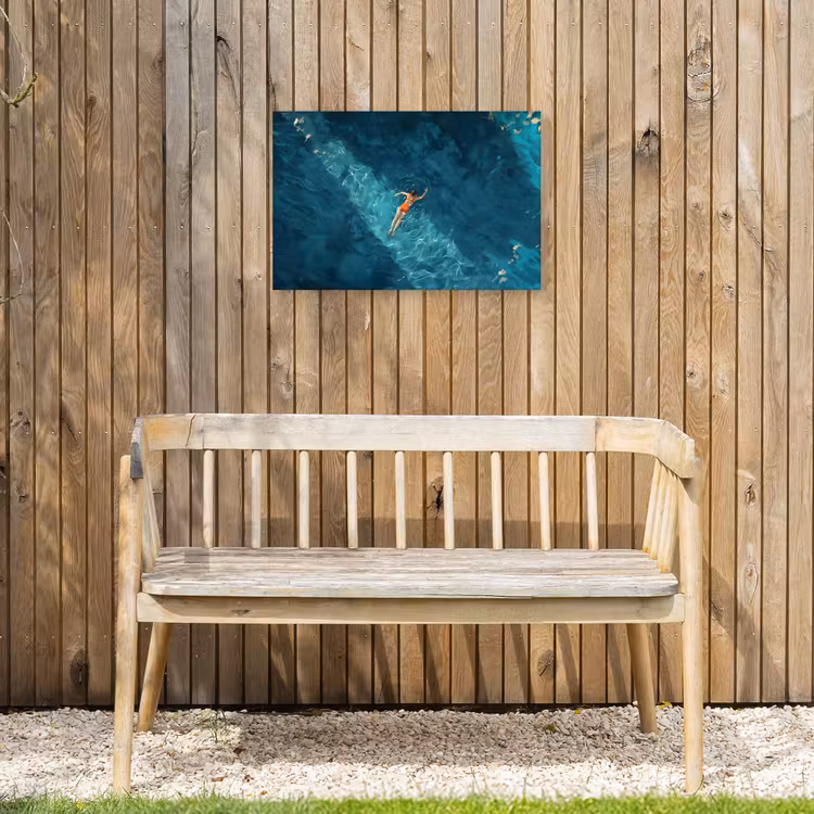 Vrouw - Water - Bikini - Oranje Tuinposter op houten frame 2 cm dik klein -sfeer4