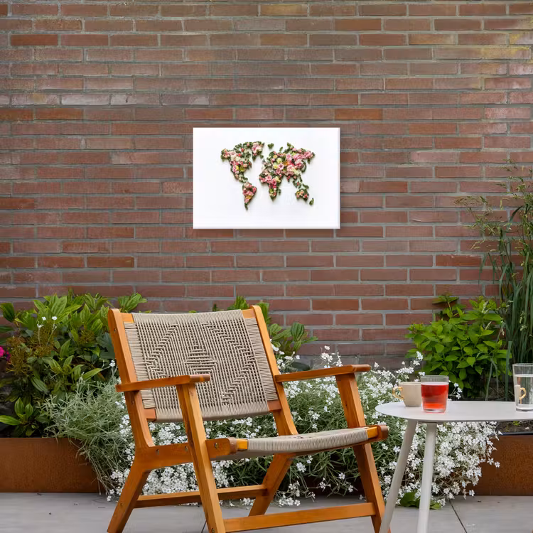 Wereldkaart - Kleurrijk - Bloemen - Lente Tuinposter op houten frame 2 cm dik klein -sfeer3