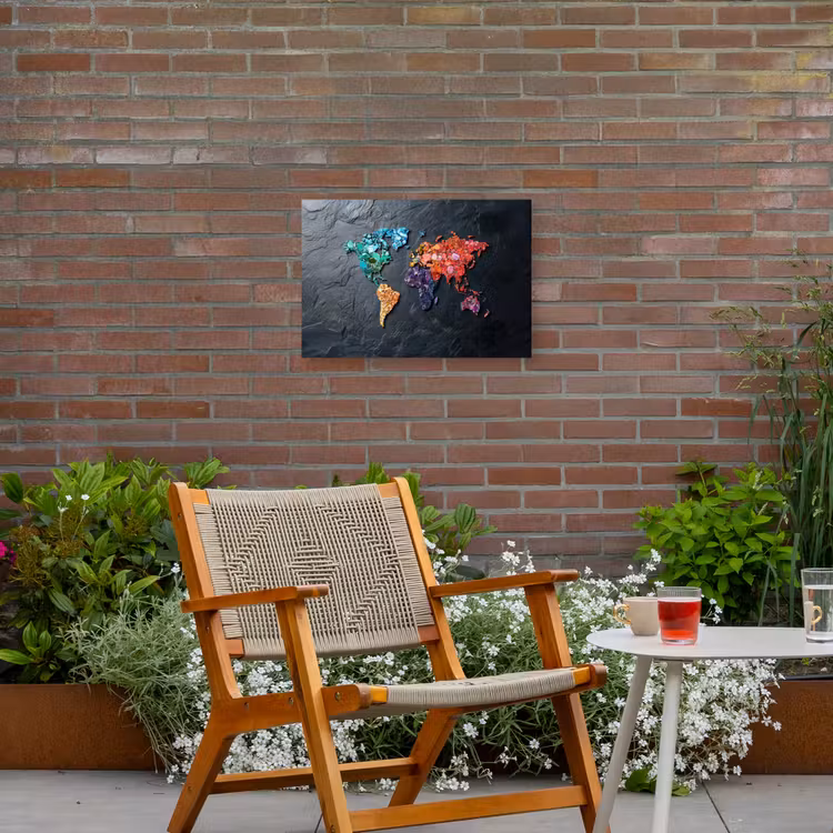 Wereldkaart - Edelstenen - Regenboog - Ruw Tuinposter op houten frame 2 cm dik klein -sfeer3