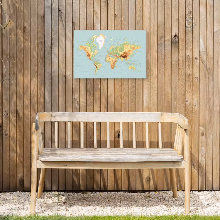 Wereldkaart - Realistisch - Blauw Tuinposter op houten frame 2 cm dik klein -sfeer4