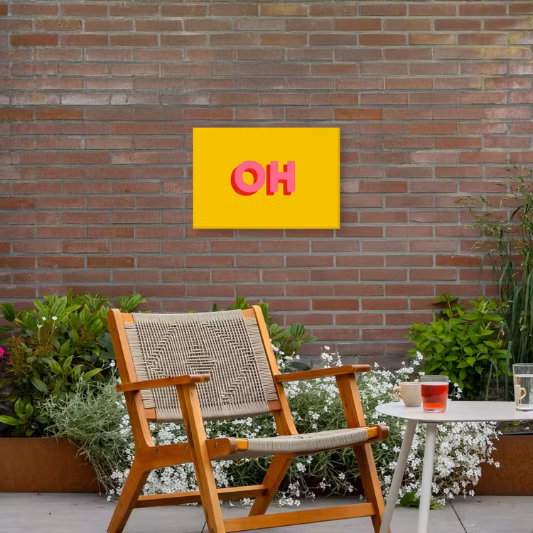 Geel - Roze - Oh - 3D Tuinposter op houten frame 2 cm dik klein -sfeer3