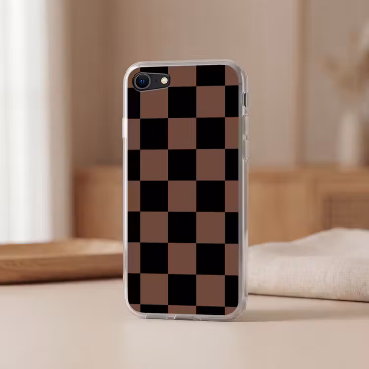 Schaakbord print - Bruin - Zwart - Blokjes Telefoonhoesje iPhone 7 klein -sfeer2