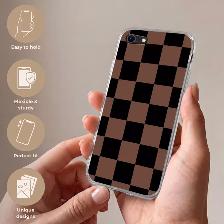 Schaakbord print - Bruin - Zwart - Blokjes Telefoonhoesje iPhone 7 klein -sfeer3_EN