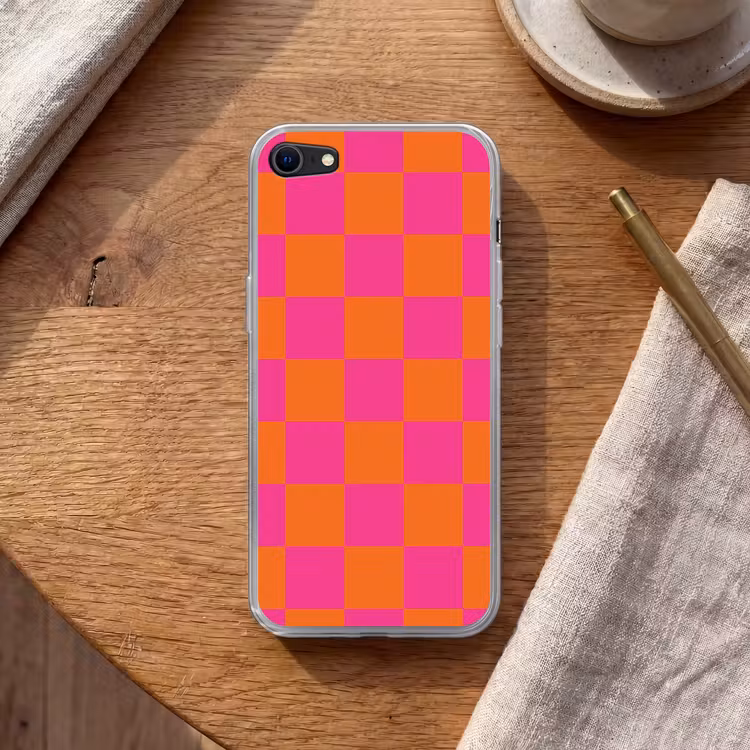 Schaakbord print - Oranje - Roze - Blokjes Telefoonhoesje iPhone 7 klein -sfeer1