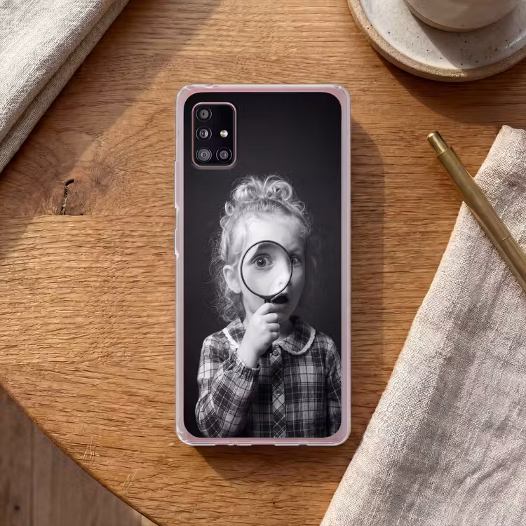 Kind - Vergrootglas - Portret - Zwart-wit Telefoonhoesje Samsung Galaxy A51 5G klein -sfeer1