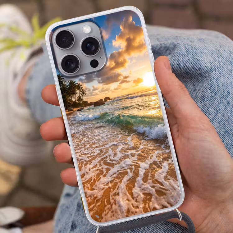 Strand - Zonsondergang - Golven - Natuur - Goud Hoesje iPhone 16 Pro Max met koord klein -sfeer3