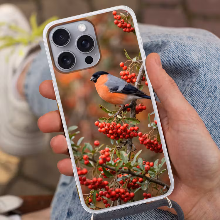 Goudvink - Bessen - Herfst - Natuur - Kleurrijk Hoesje iPhone 16 Pro Max met koord klein -sfeer3