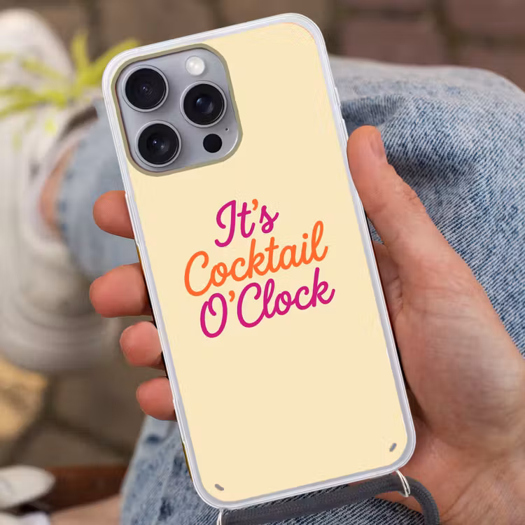 Cocktail O'Clock - Geel - Retro Hoesje iPhone 16 Pro Max met koord klein -sfeer3