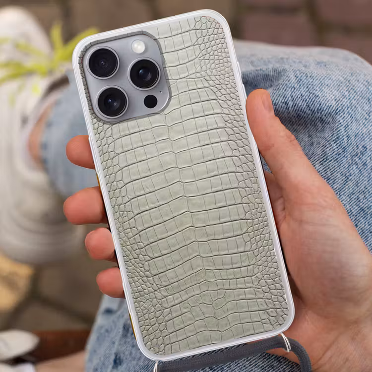 Krokodillenleer - Schubben - Groen Hoesje iPhone 16 Pro Max met koord klein -sfeer3