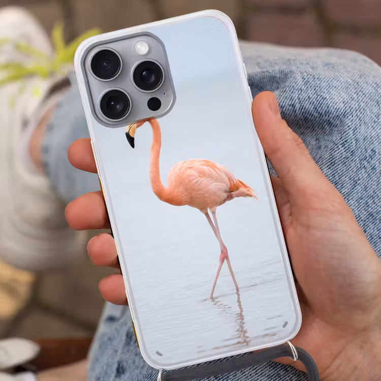 Flamingo - Zee - Roze Hoesje iPhone 16 Pro Max met koord klein -sfeer3