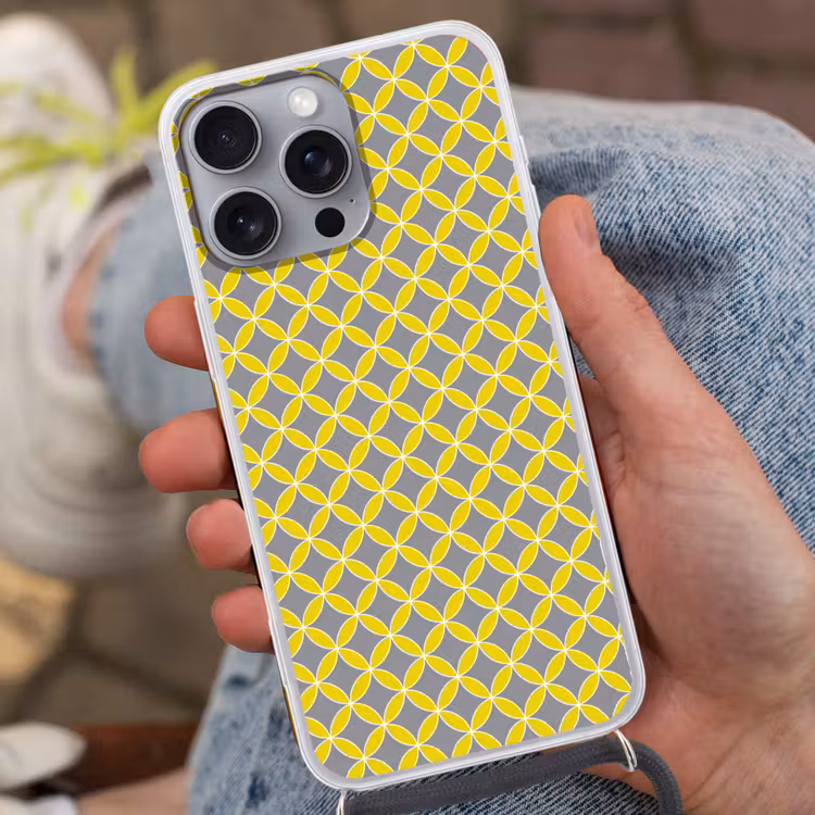 Geometrisch - Cirkels - Modern - Grijs - Geel Hoesje iPhone 16 Pro Max met koord klein 804 -sfeer3