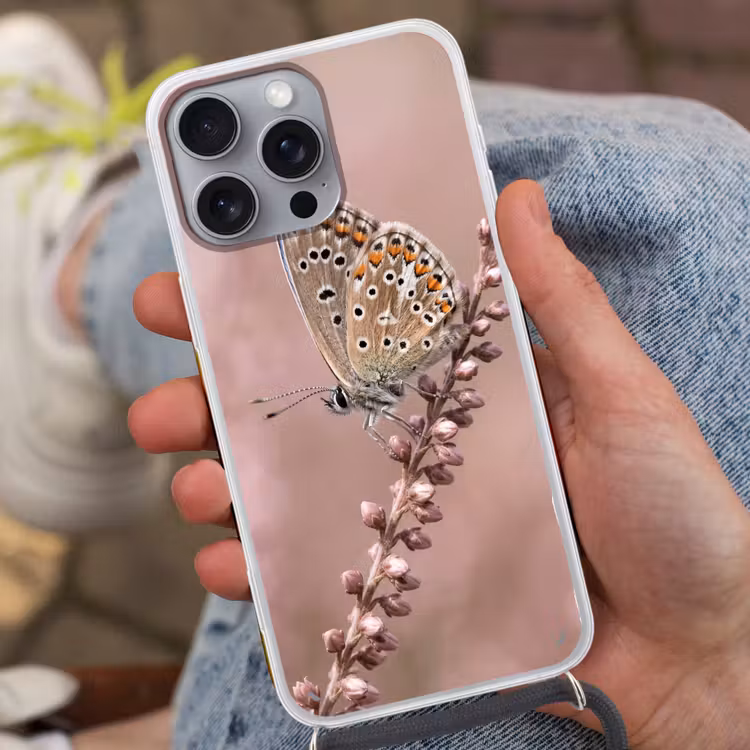 Lavendel - Vlinder - Paars Hoesje iPhone 16 Pro Max met koord klein -sfeer3