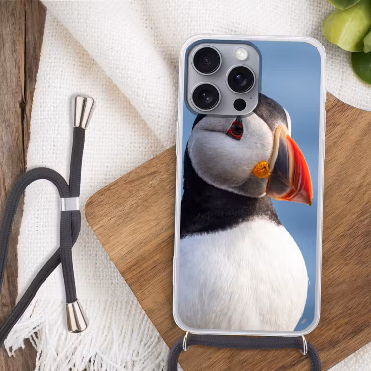 Papegaaiduiker - Portret - Natuur Hoesje iPhone 16 Pro Max met koord klein -sfeer4