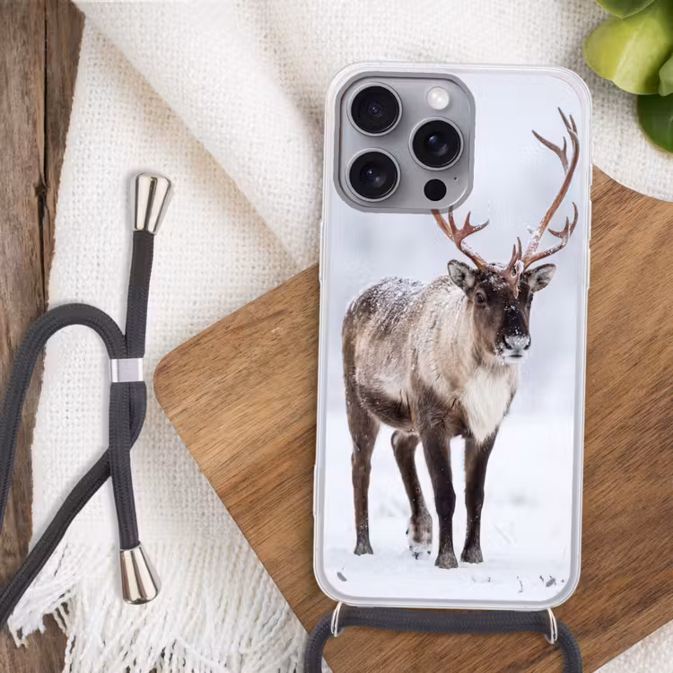 Rendier - Gewei - Toendra - Sneeuw - Wild Hoesje iPhone 16 Pro Max met koord klein -sfeer4