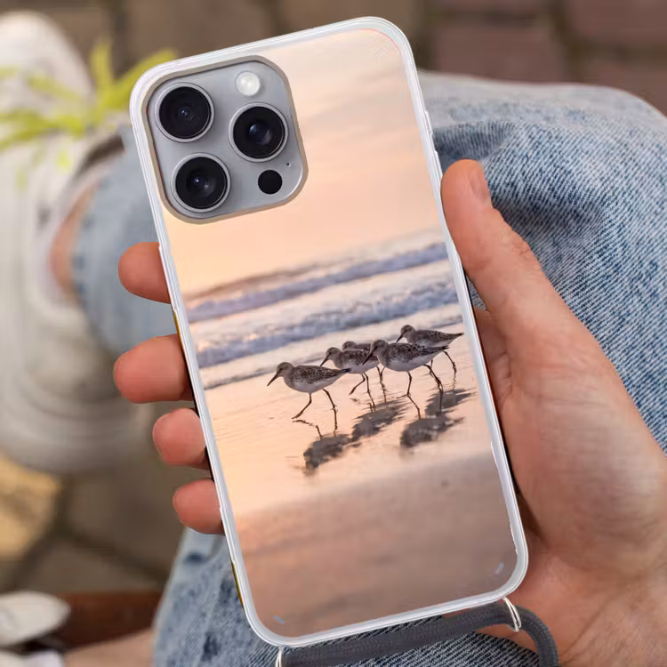 Zee - Vogels - Strand Hoesje iPhone 16 Pro Max met koord klein -sfeer3