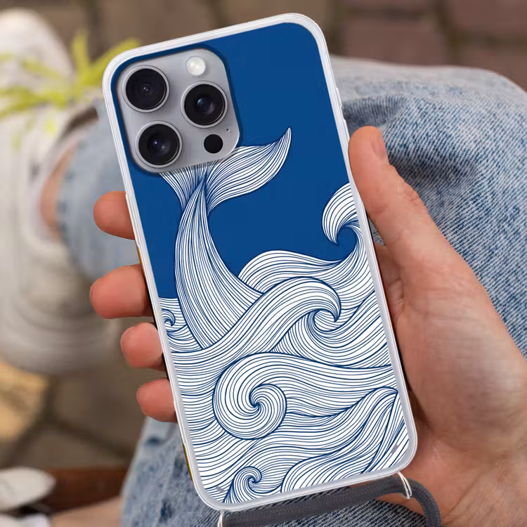 Walvis - Staart - Golven - Lijntekening - Blauw Hoesje iPhone 16 Pro Max met koord klein -sfeer3