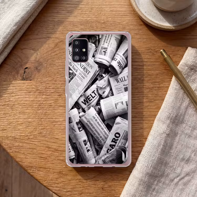 Krant - Stapel - Nieuws - Zwart-wit Telefoonhoesje Samsung Galaxy A51 5G klein -sfeer1