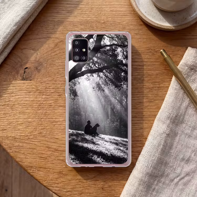 Mens - Hond - Natuur - Zwart-wit - Silhouet Telefoonhoesje Samsung Galaxy A51 5G klein -sfeer1