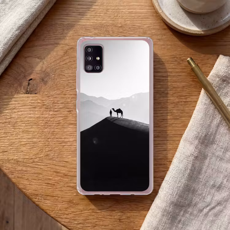 Mens - Kameel - Zandduin - Natuur - Monochroom Telefoonhoesje Samsung Galaxy A51 5G klein -sfeer1