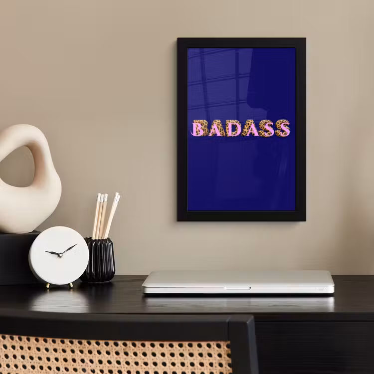 Badass - Panterpint - Schaduw - Roze fotolijst zwart zonder passe partout klein -sfeer1