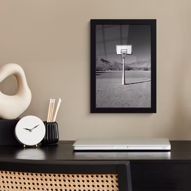 Basketbalpaal - Landschap - Zand - Wit fotolijst zwart zonder passe partout klein -sfeer1