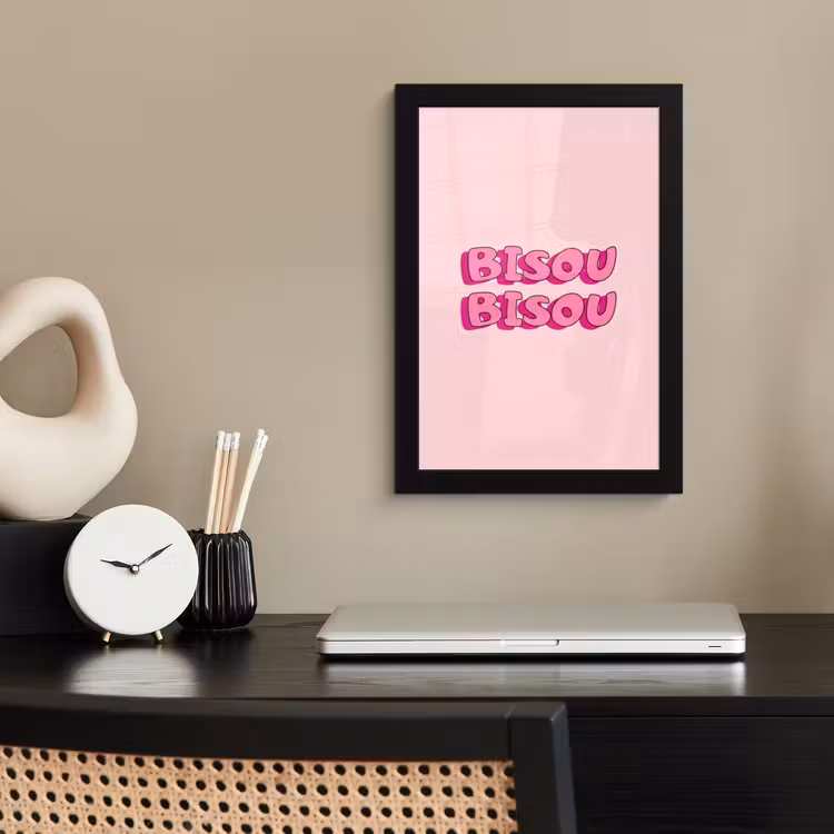 Bisou - Roze - Schaduw fotolijst zwart zonder passe partout klein -sfeer1