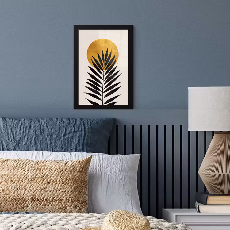 Zwart palmblad - Gouden cirkel - Beige achtergrond fotolijst zwart zonder passe partout klein -sfeer3