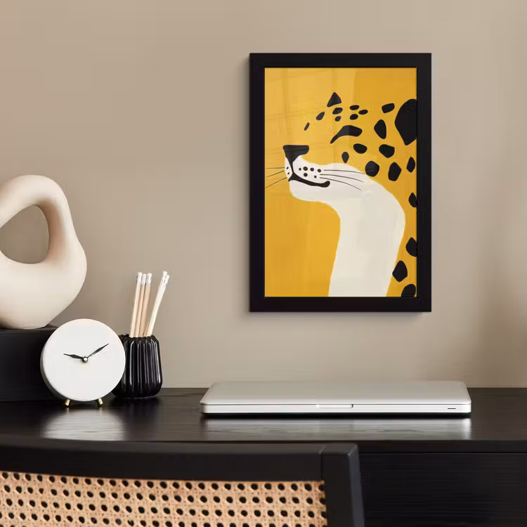 Cheetah - Illustratie - Geel fotolijst zwart zonder passe partout klein -sfeer1