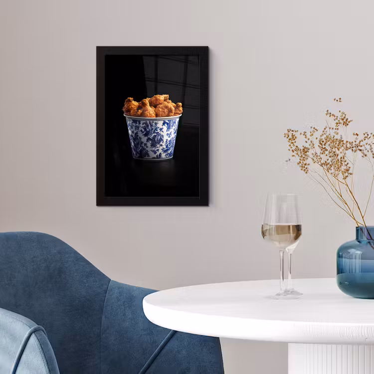 Kip - Bucket - Delfts blauw - Lekker fotolijst zwart zonder passe partout klein -sfeer4