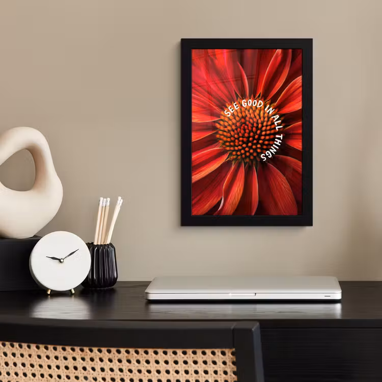 Close up - Bloem - Quote - Rood fotolijst zwart zonder passe partout klein -sfeer1