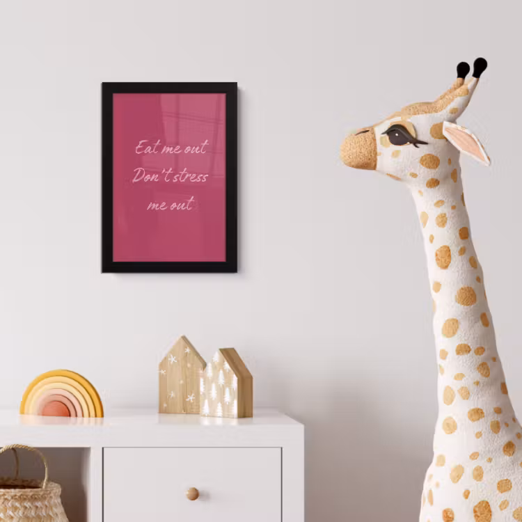 eat me out don't stress me out - Roze - Minimalistisch fotolijst zwart zonder passe partout klein -usfeer4_kinderkamer