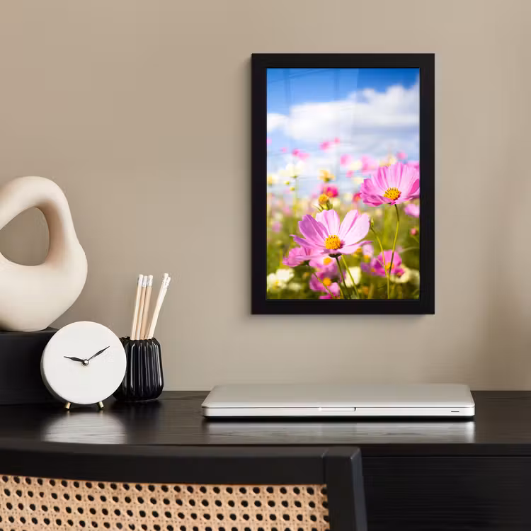 Bloemen - Wei - Paars - Gras - Wit - Wolken - Blauw fotolijst zwart zonder passe partout klein -sfeer1