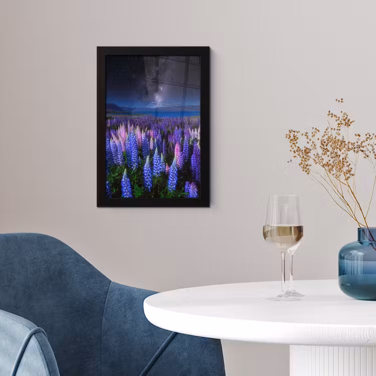 Bloemen - Nacht - Lupine - Sterrenhemel - Paars - Natuur fotolijst zwart zonder passe partout klein -sfeer4