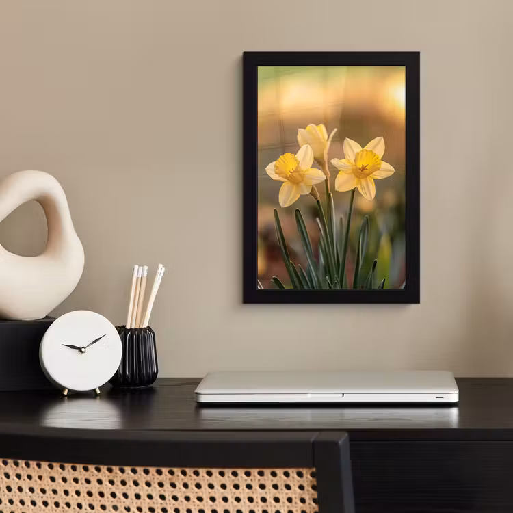 Bloemen - Geel - Wazig fotolijst zwart zonder passe partout klein -sfeer1