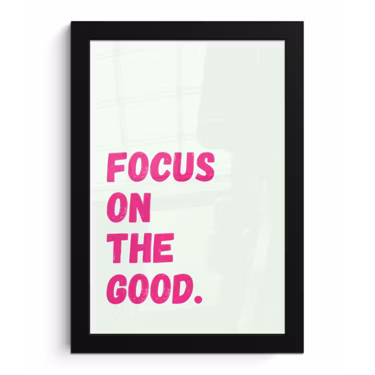 Focus on the good - Beige - Roze fotolijst zwart zonder passe partout klein -3d