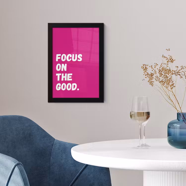 Focus on the good - Roze - Simple fotolijst zwart zonder passe partout klein -sfeer4