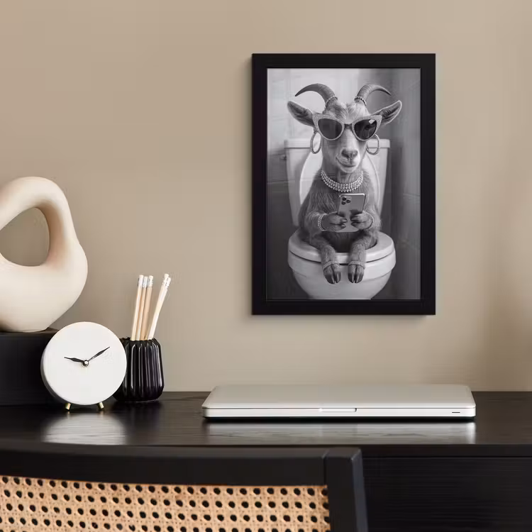 Geit - Telefoon - Toilet - Zwart - Wit fotolijst zwart zonder passe partout klein -sfeer1
