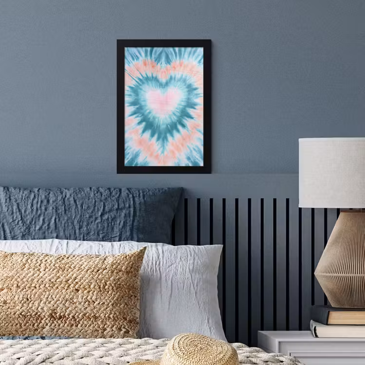 Hartvormig - Tie dye - Pasteltinten - Lichtgroen fotolijst zwart zonder passe partout klein -sfeer3