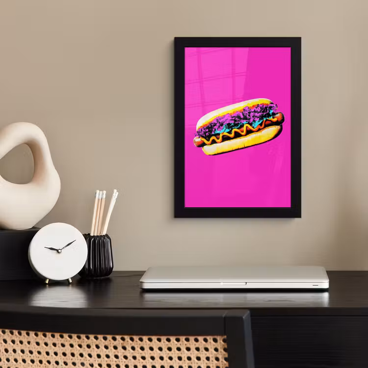Hotdog - Roze - Retro fotolijst zwart zonder passe partout klein -sfeer1
