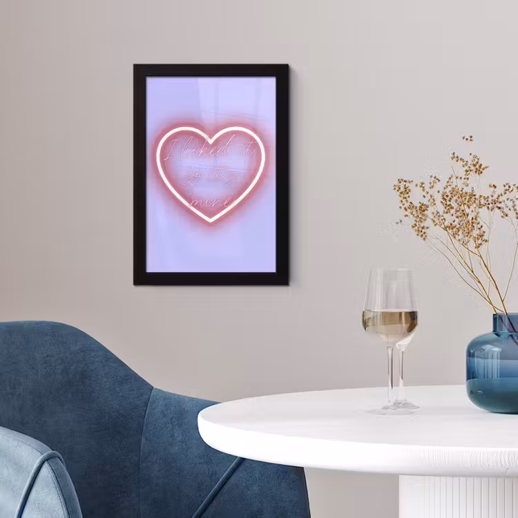 I liked it so it's mine - Neon hart - Paars fotolijst zwart zonder passe partout klein -sfeer4
