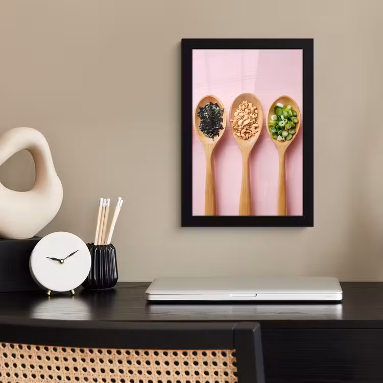 Ingrediënten - Lepels - Hout - Roze fotolijst zwart zonder passe partout klein -sfeer1
