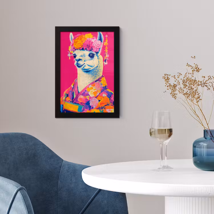 Lama - Kimono - Bloemenkrans - Felroze fotolijst zwart zonder passe partout klein -sfeer4