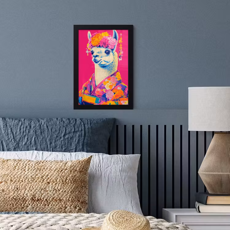 Lama - Kimono - Bloemenkrans - Felroze fotolijst zwart zonder passe partout klein -sfeer3