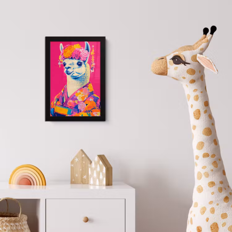 Lama - Kimono - Bloemenkrans - Felroze fotolijst zwart zonder passe partout klein -usfeer4_kinderkamer