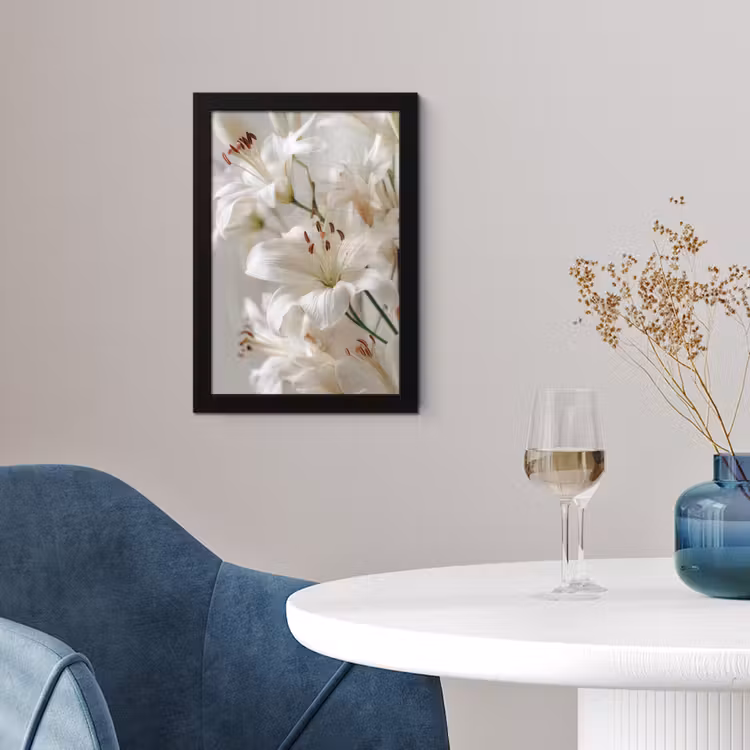 Lelies - Boekte - Wit - Meeldraden fotolijst zwart zonder passe partout klein -sfeer4