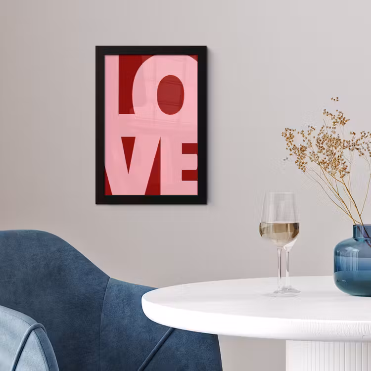 Love - Rood - Blokletters fotolijst zwart zonder passe partout klein -sfeer4