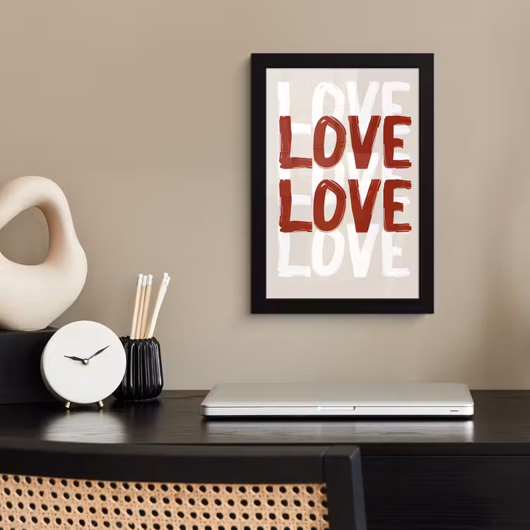 Love - Rood - Tekst fotolijst zwart zonder passe partout klein -sfeer1
