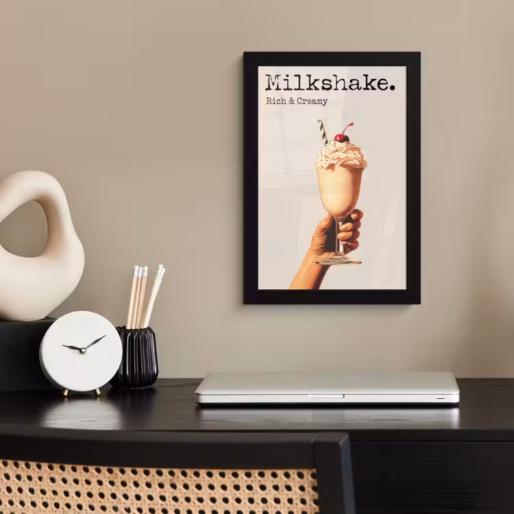 Milkshake - Kers - Rietje fotolijst zwart zonder passe partout klein -sfeer1